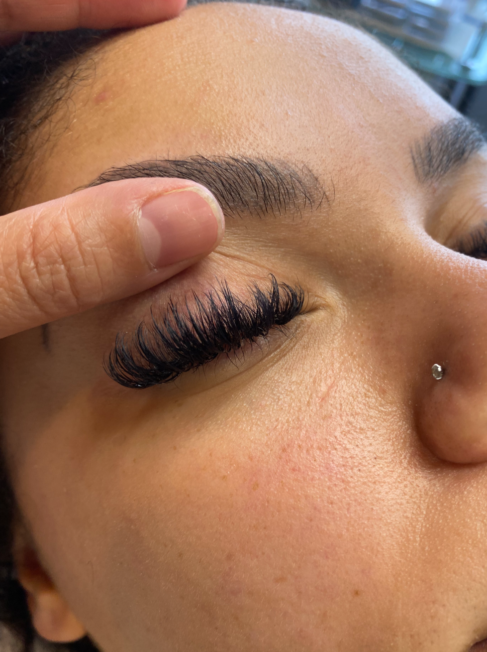 Lash extensions application